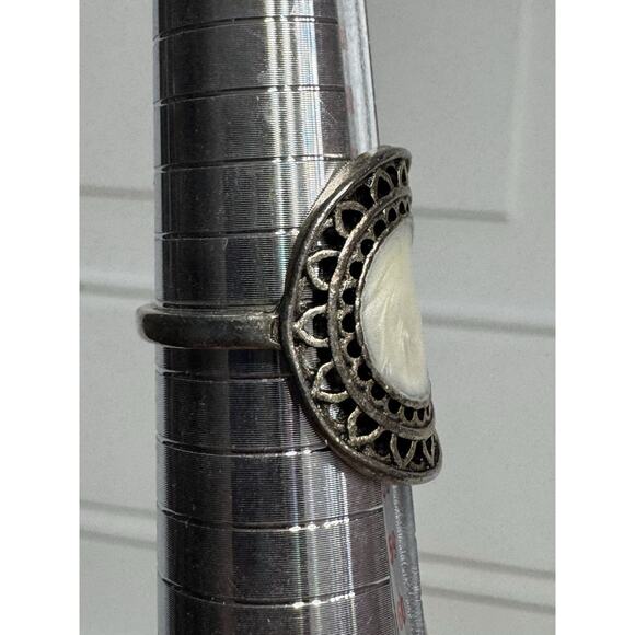 Silver Ring Sun Shape White Middle Cutouts Fashion Ring Size 7.25 - Picture 2 of 4